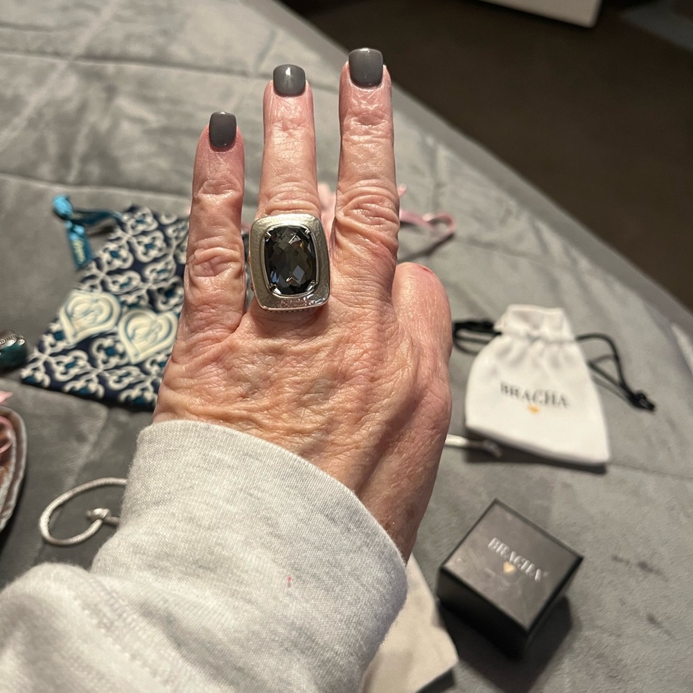 Silver Ring with dark grey sparkling Stone - Picture 3 of 7